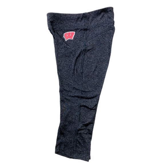Colosseum Wisconsin Badgers Cropped Grey Workout Leggings - Picture 3 of 9